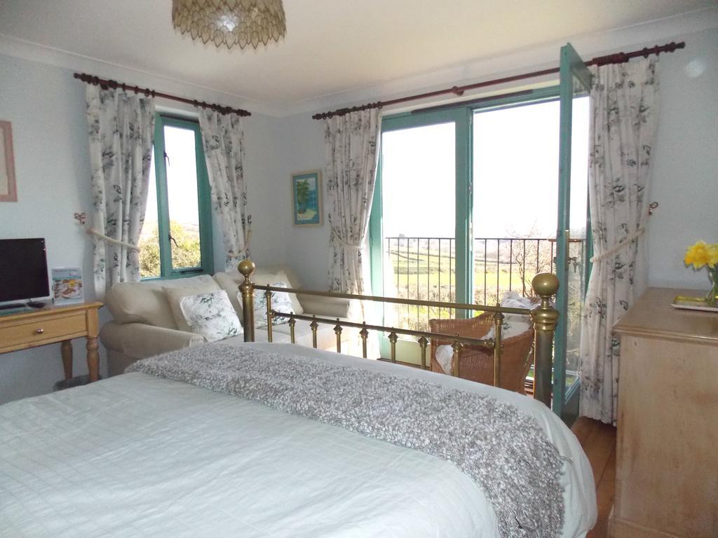Bed and Breakfast Trecarne House Лискерд Экстерьер фото