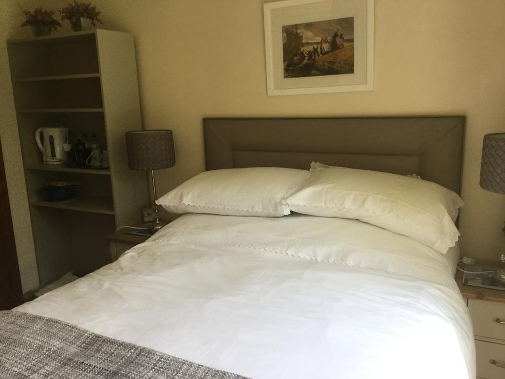 Bed and Breakfast Trecarne House Лискерд Экстерьер фото