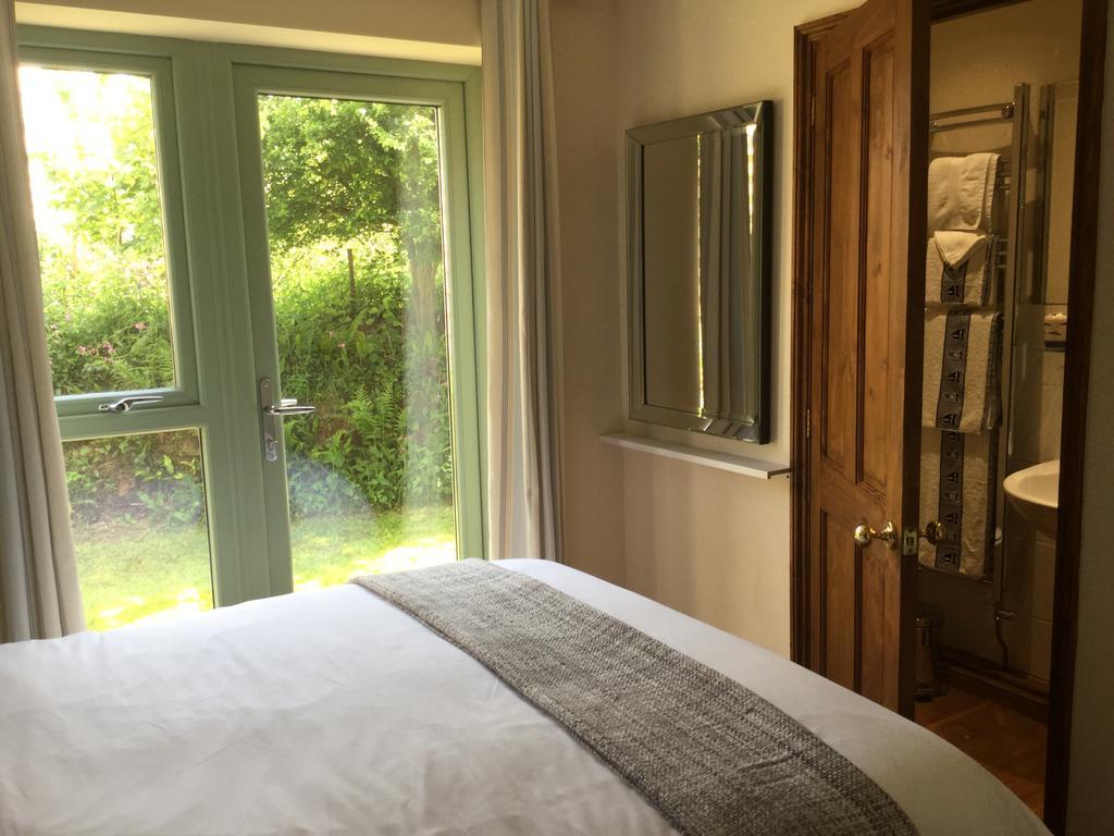 Bed and Breakfast Trecarne House Лискерд Экстерьер фото